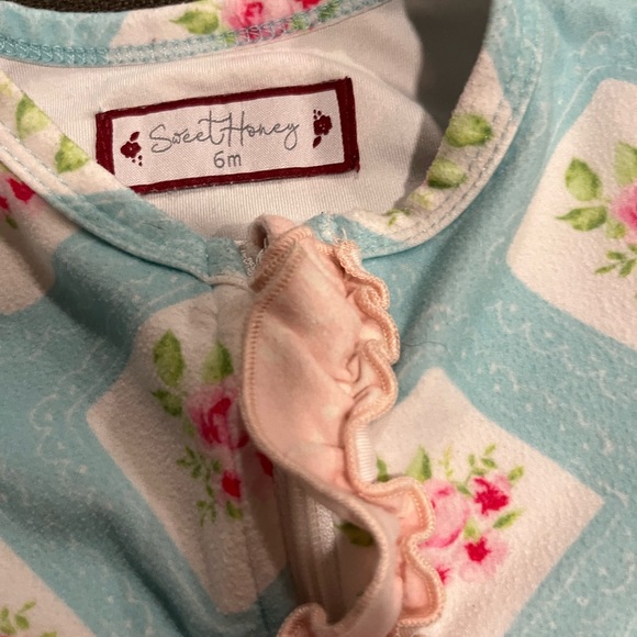 Sweet Honey Convertible Romper/Footie - Picture 2 of 3